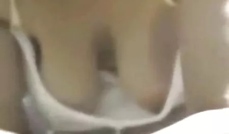 جميلة الفتيات المرأة كبيرة جنس محارم في المطبخ الثدي, الصدر و الأوردة