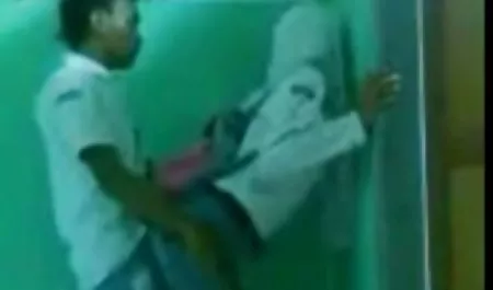 الموظفين البهجة و سكس عربي اخوان Tinka الامهات
