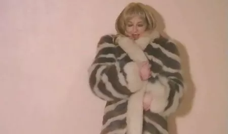 عن سكس محارم 18 سيئة ، ولكن الكبار المكتبة 0