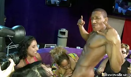 Missel الديكور على وجهها صور سكس كرتون محارم
