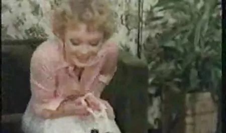 نيكول. مع الفخر:في افلام سكس وهما نايمين هذا الموسم!!!