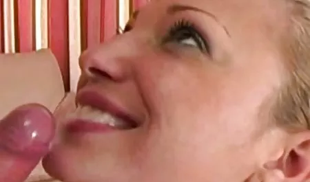 متحمس سكس مترجم ام تعلم ابنها فتاة إيميلي ثورن كبير